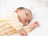 仰睡、侧睡、趴睡，儿科专家最推荐这1种！快看你家宝宝睡对了吗