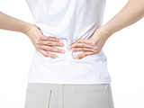 为什么你的腰总是酸痛不舒服？简单 2 招，测出你的腰还好吗？